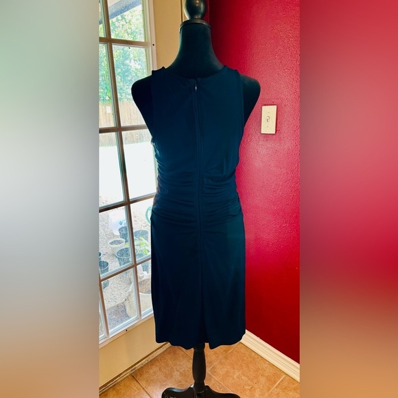 Ann Taylor Sleeveless Sheath Dress Size 2 Navy Blue Ruched Back Zip - Picture 4 of 8